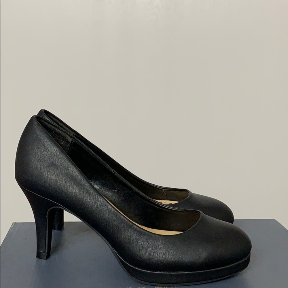 Black pumps - Picture 4 of 9